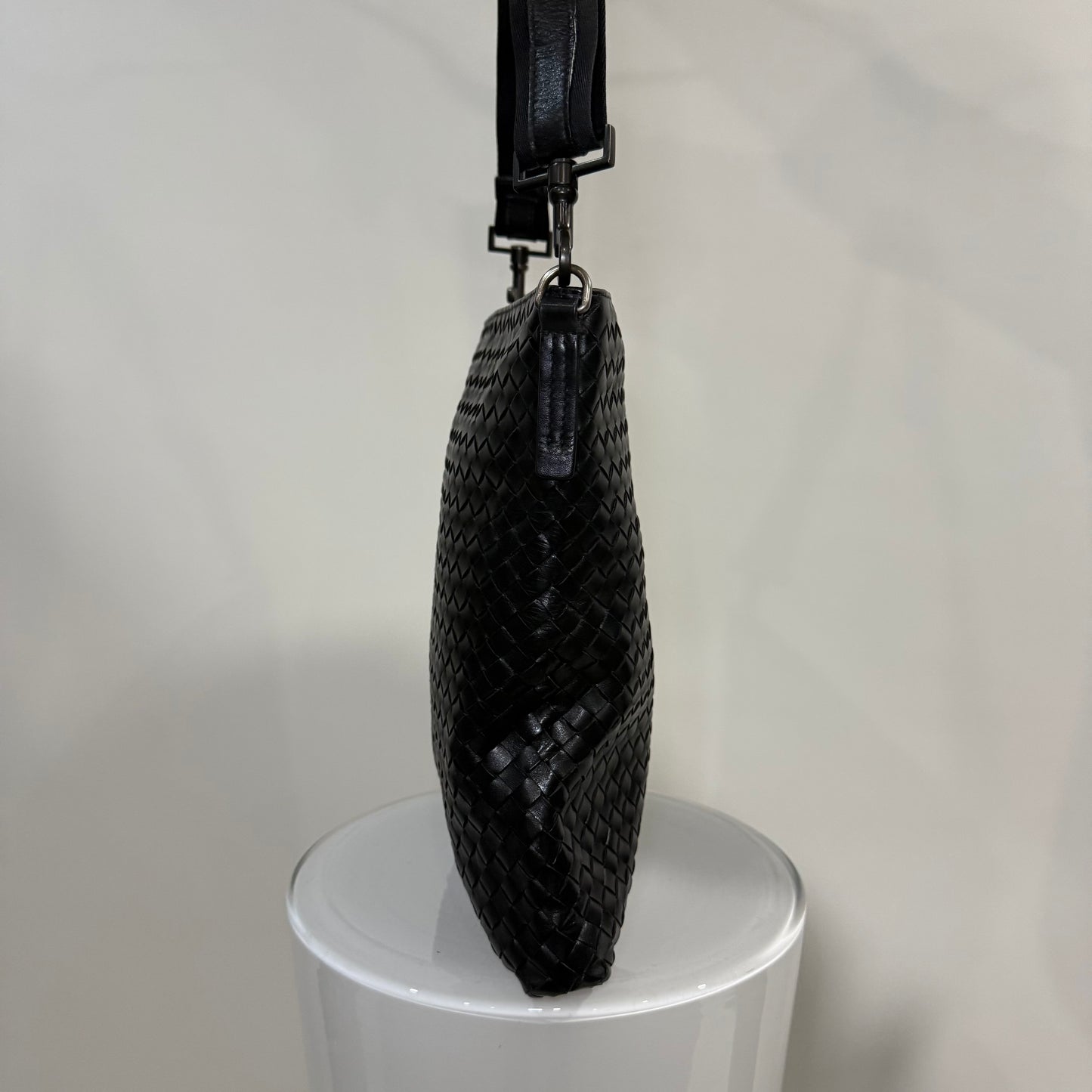 Bottega Veneta Intrecciato Nappa Messenger Bag – Black Woven Leather | Authentic Italian Luxury