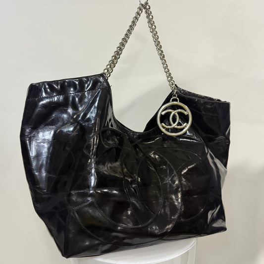 Chanel Coco Cabas Tote – Black Patent Leather with Oversized CC Charm