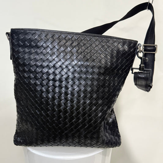 Bottega Veneta Intrecciato Nappa Messenger Bag – Black Woven Leather | Authentic Italian Luxury