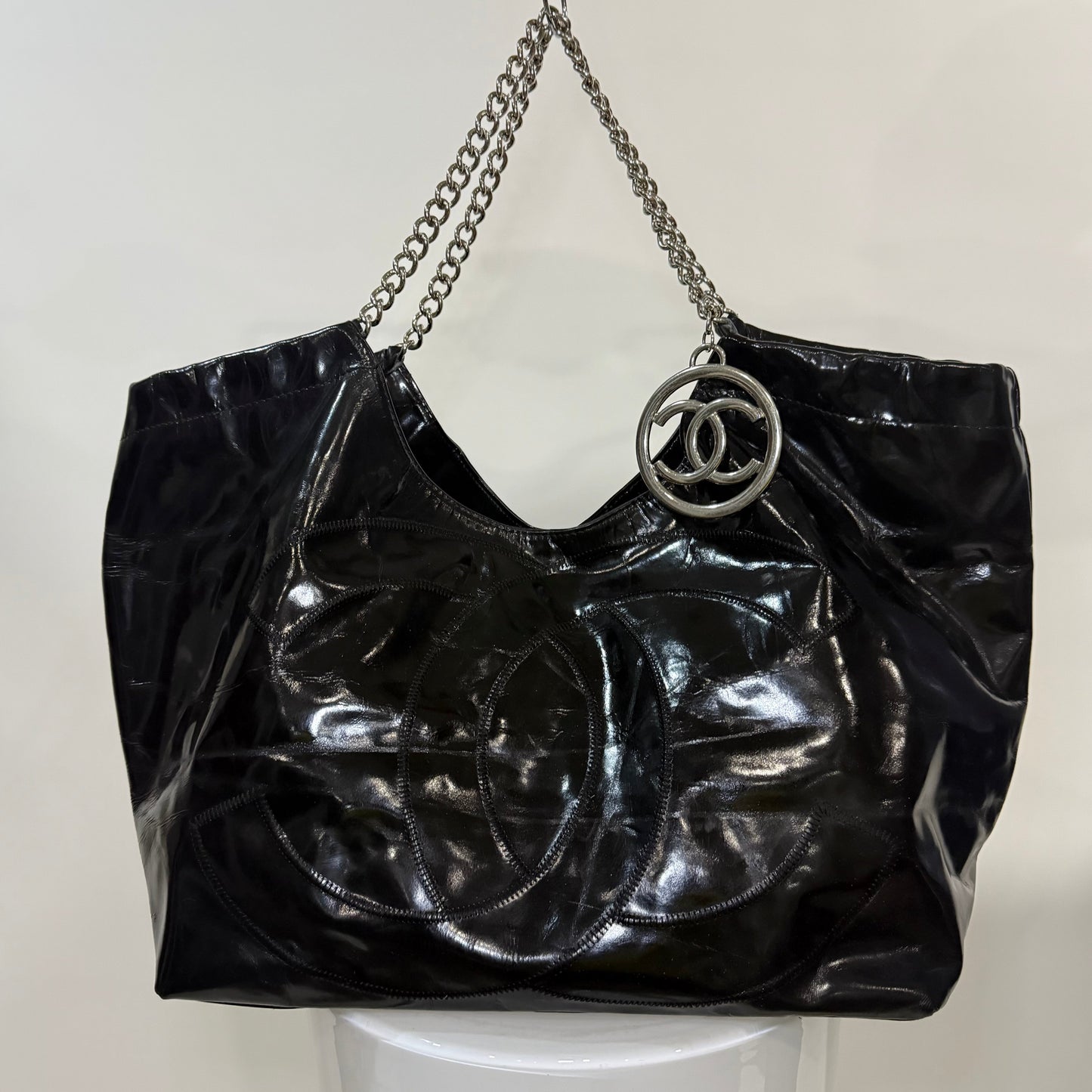 Chanel Coco Cabas Tote – Black Patent Leather with Oversized CC Charm