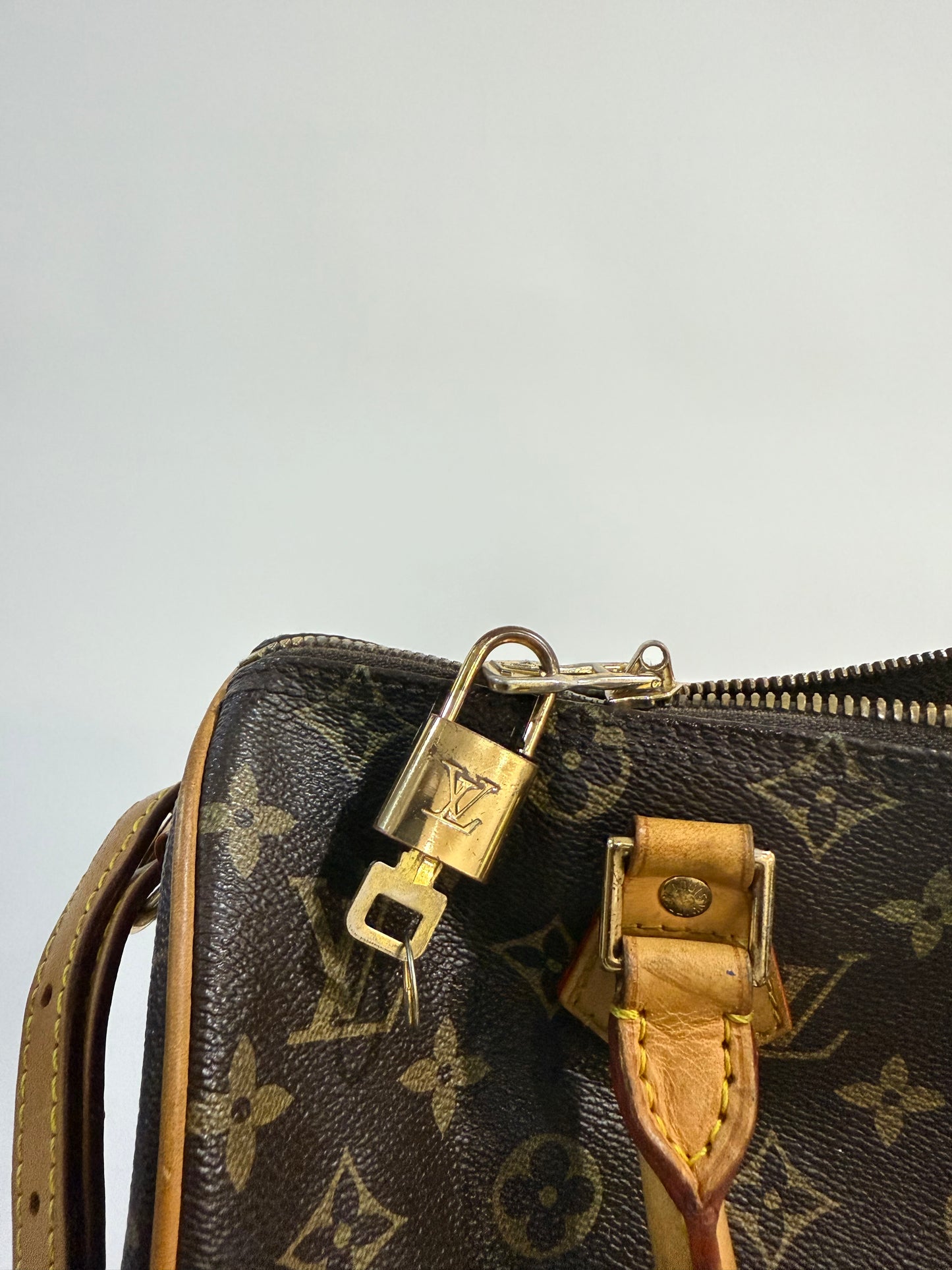 Louis Vuitton Speedy 30 – Monogram Canvas with Lock, Key & Removable Strap | Vintage Authentic