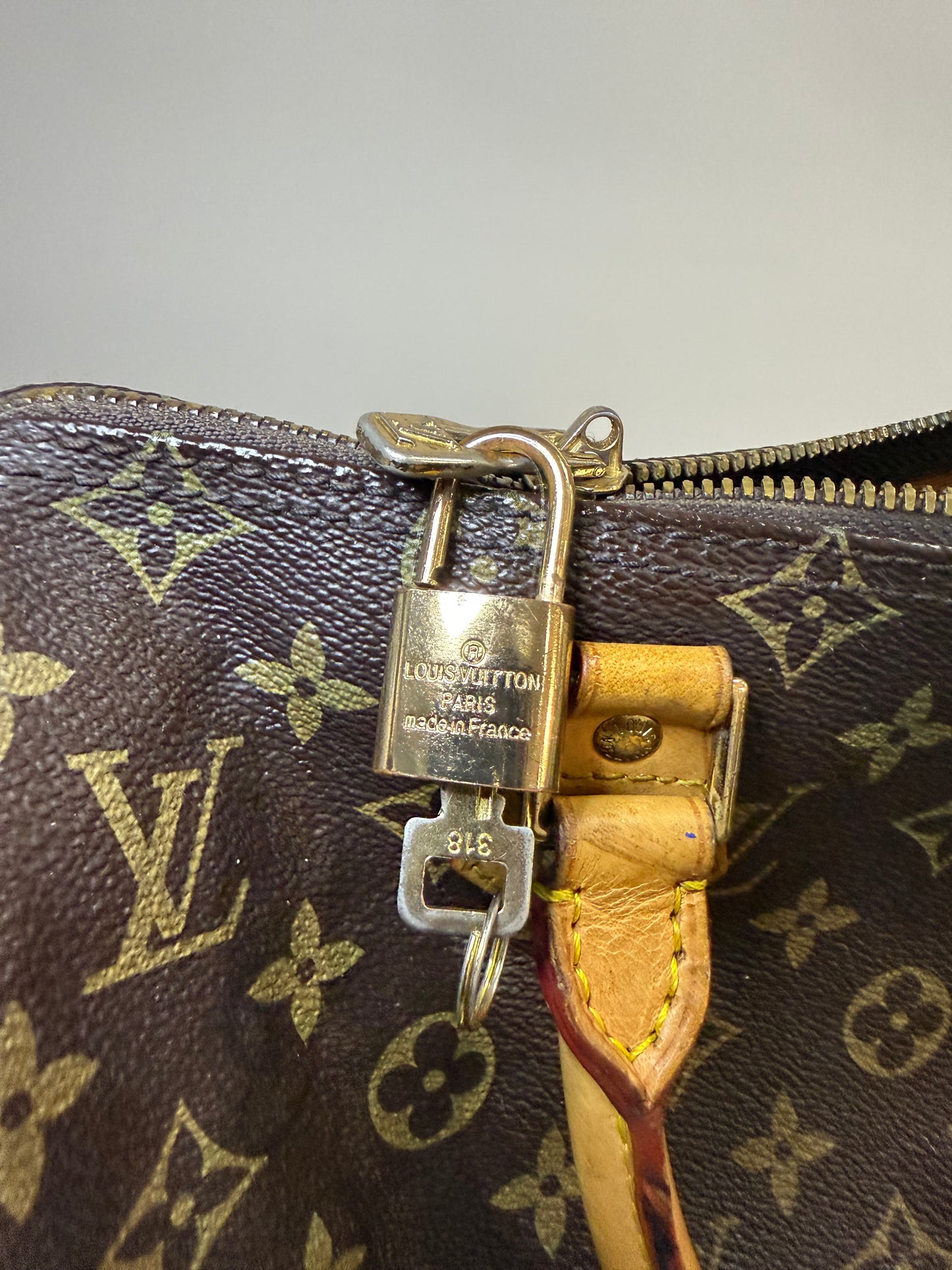 Louis Vuitton Speedy 30 – Monogram Canvas with Lock, Key & Removable Strap | Vintage Authentic