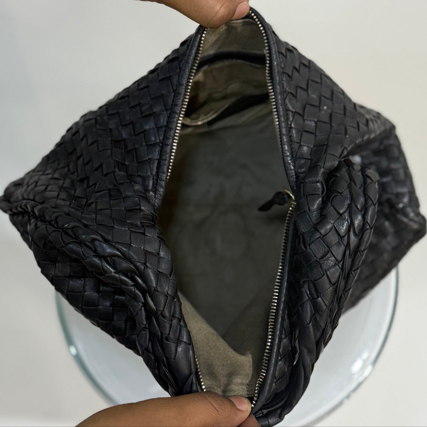 Bottega Veneta Intrecciato Medium Veneta Hobo Bag – Black Woven Nappa Leather | Pre-Owned
